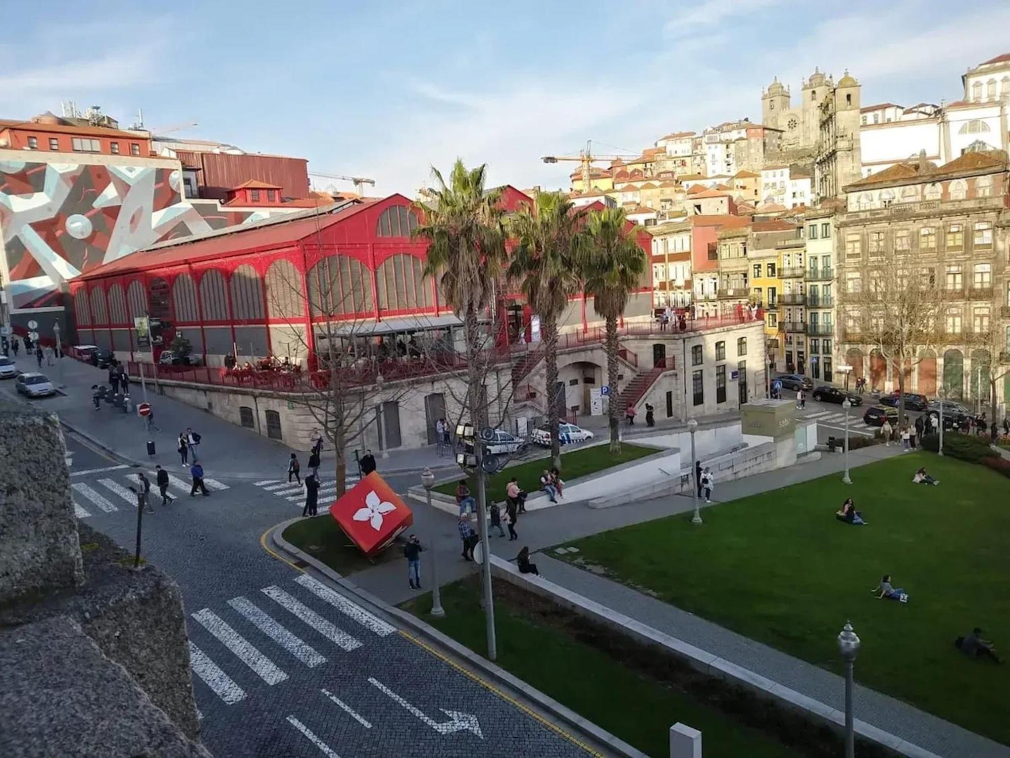 Stylish In Porto, Balcony. Appartamento Oporto