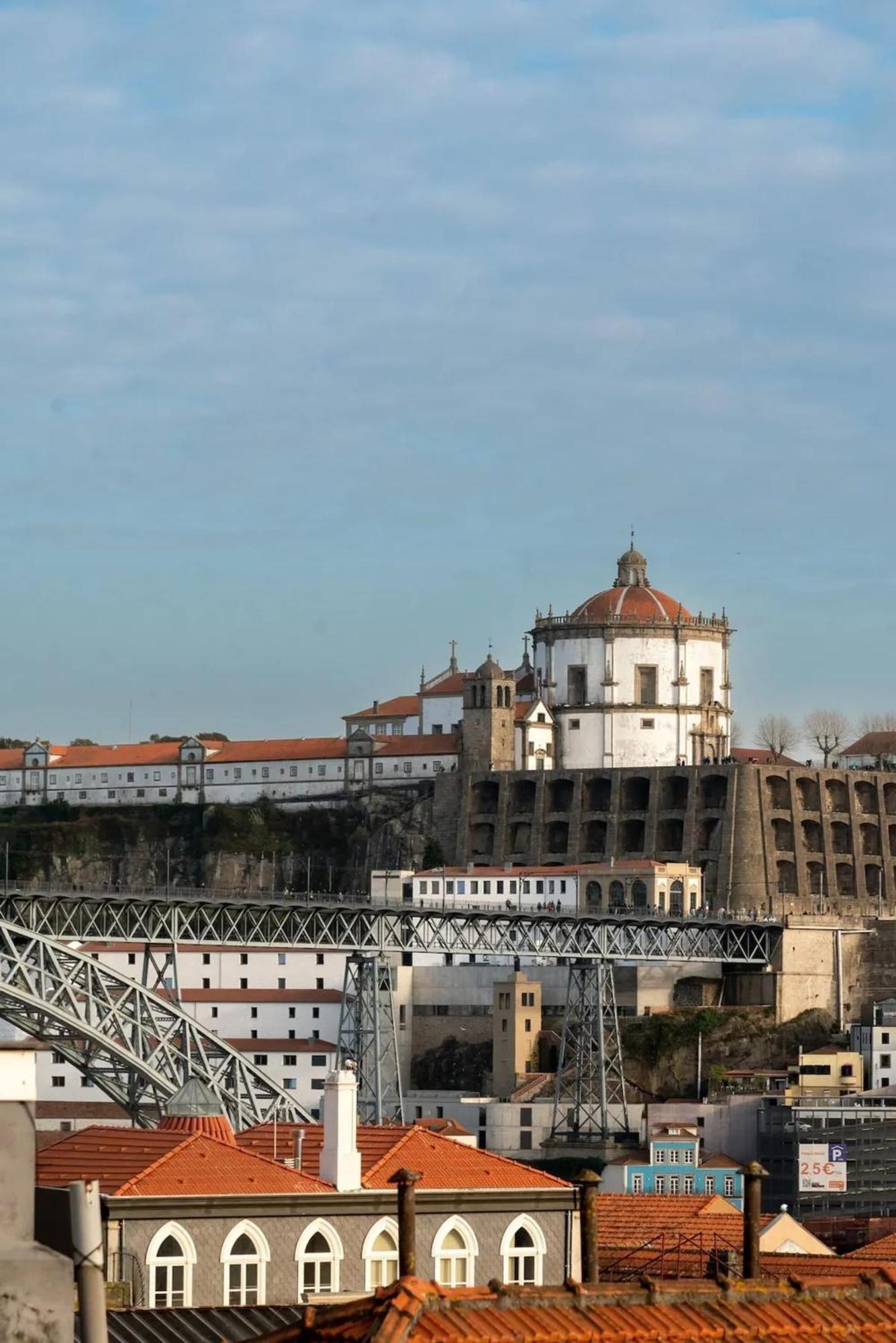 Stylish In Porto, Balcony. Apartment *