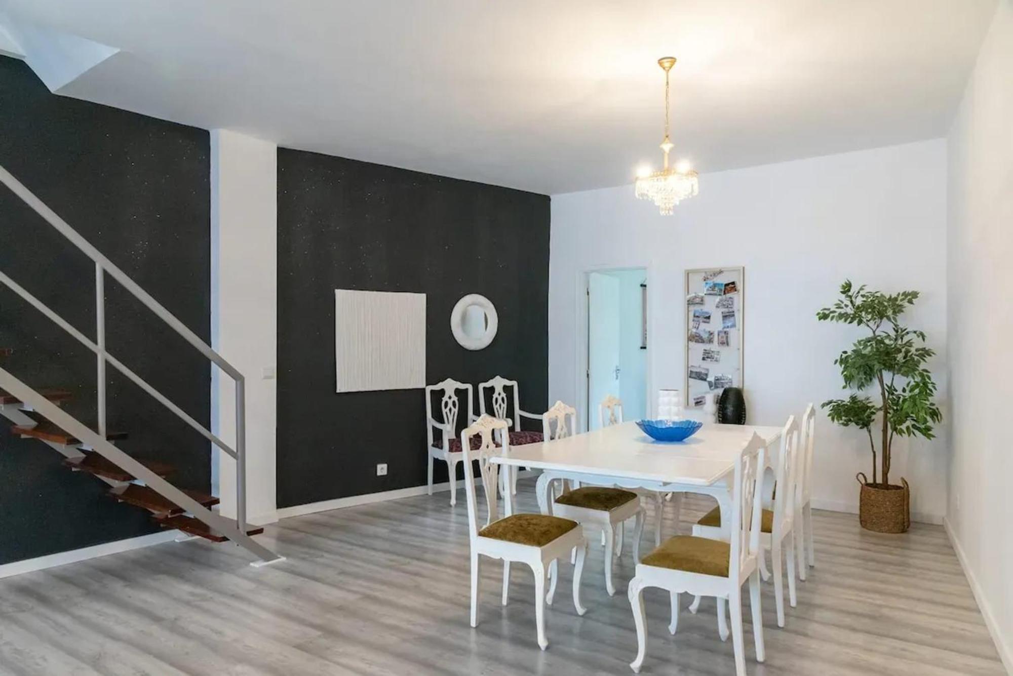 Stylish In Porto, Balcony. Apartment